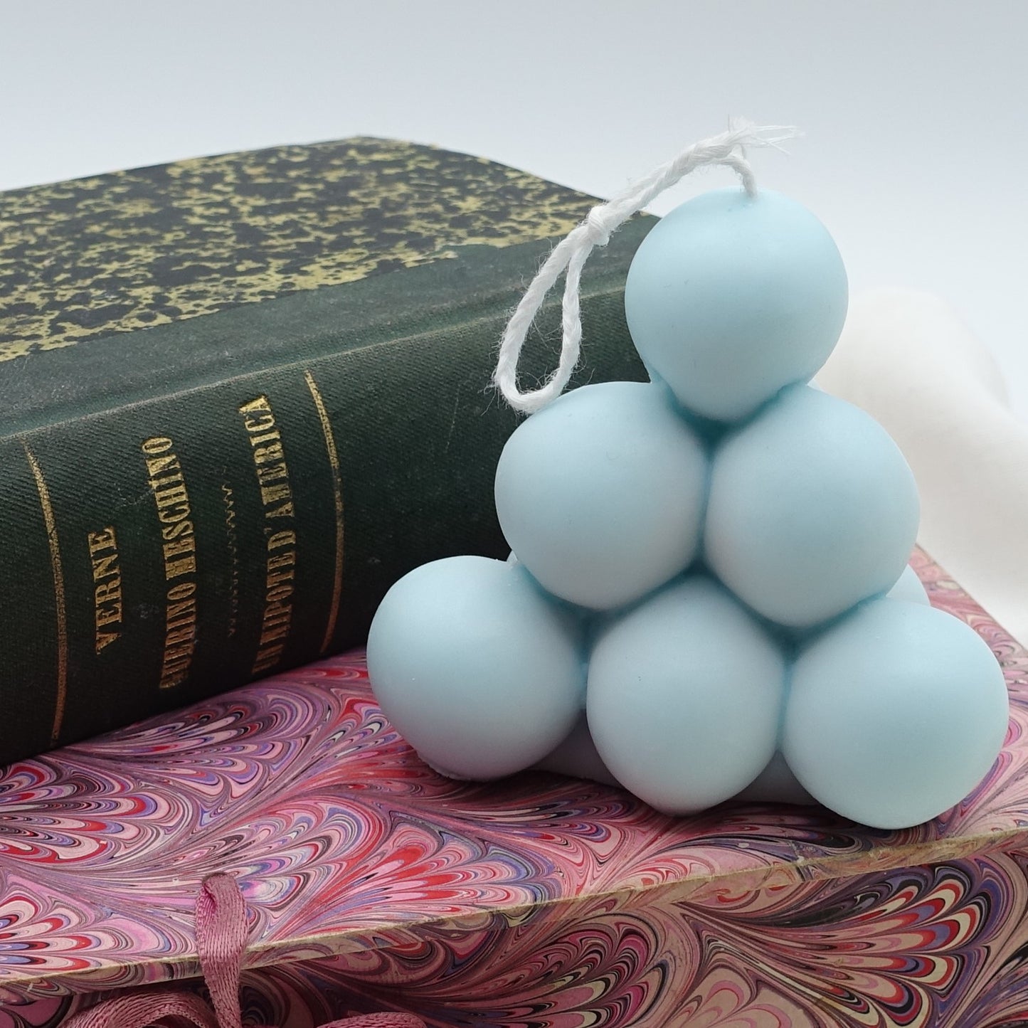 DAPHNE ~ Bubbles pyramid candle