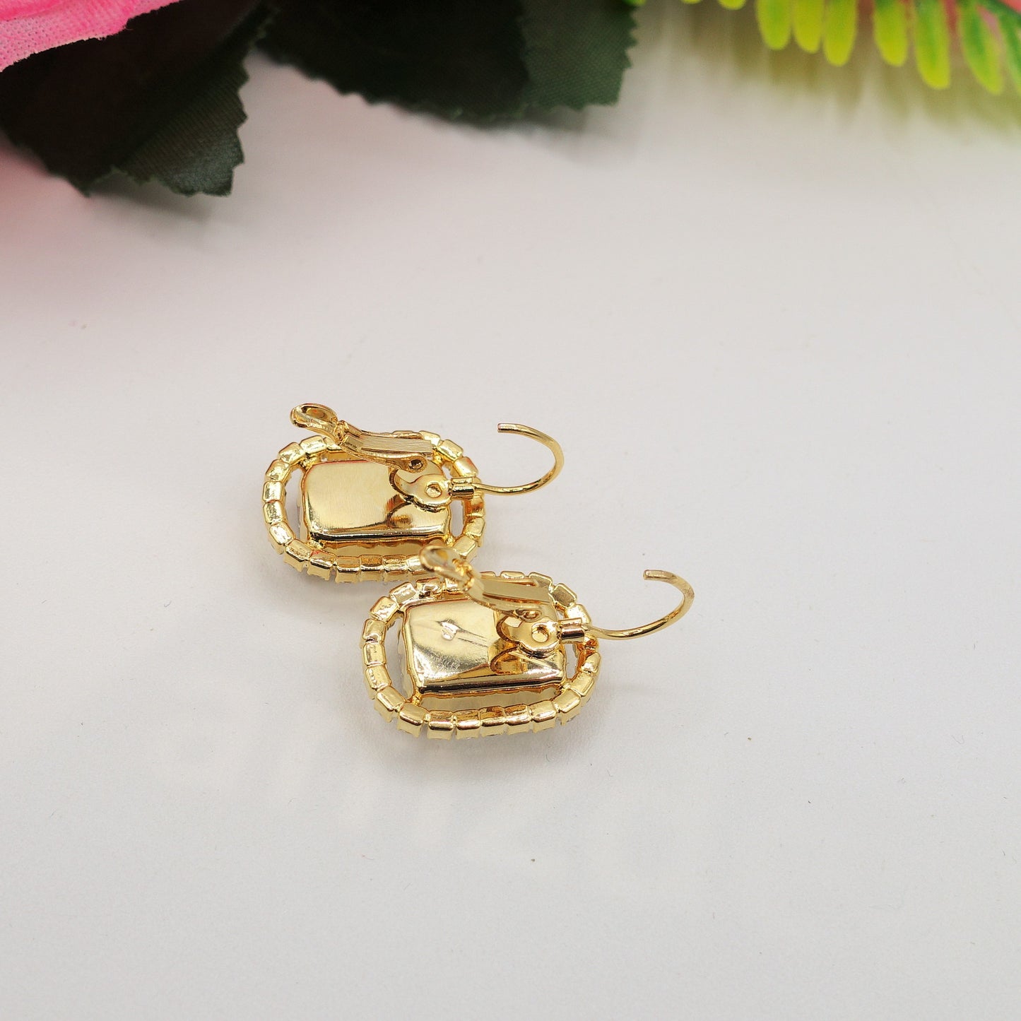 DAWN ~ Orecchini a monachella con maxi pietra Cubic Zirconia