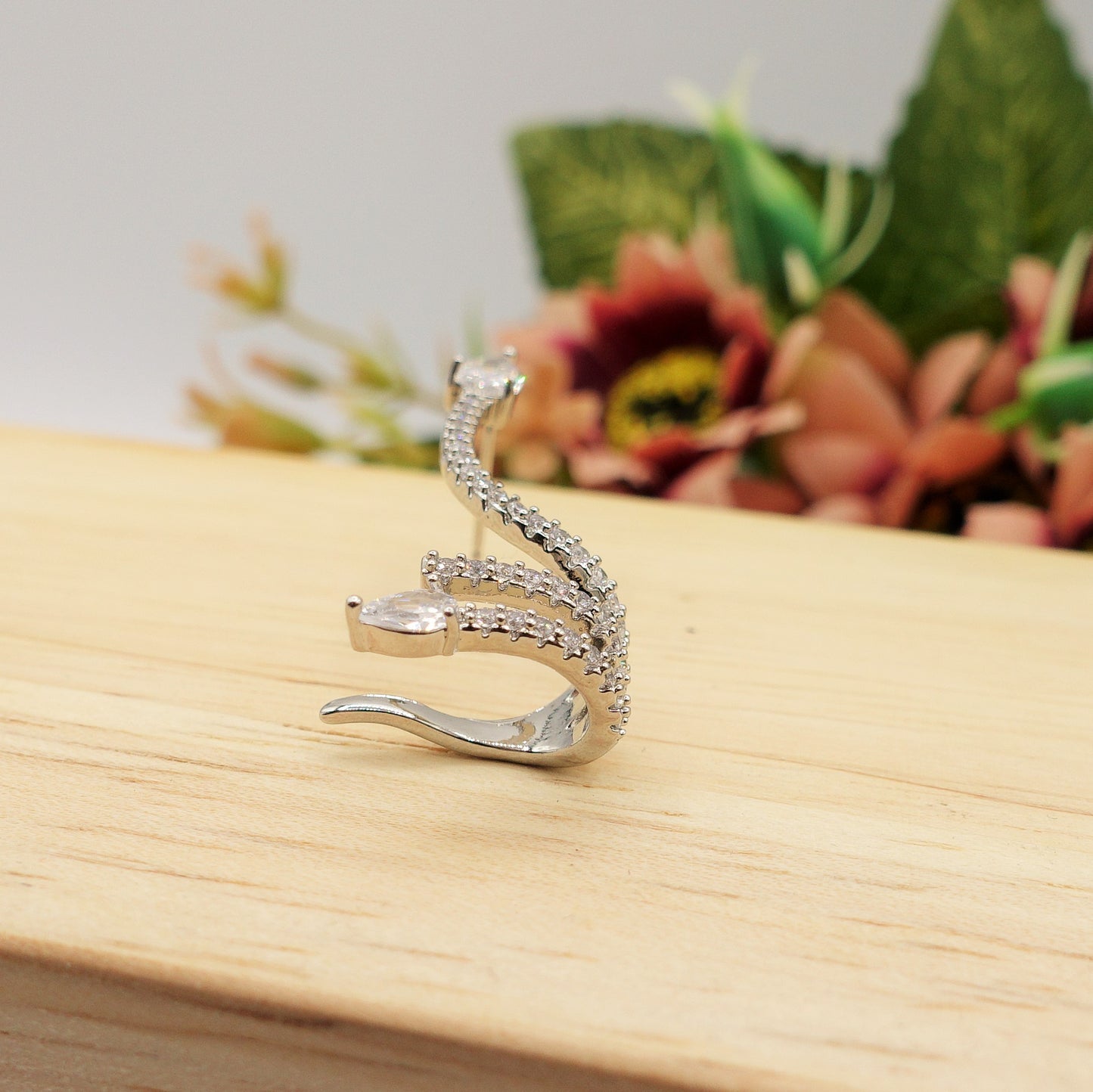 BLACK MAMBA ~ Earcuff snake con cubic zirconia