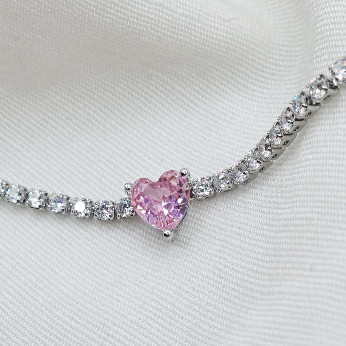 DIANA ~ Bracciale tennis con cuore in Cubic Zirconia