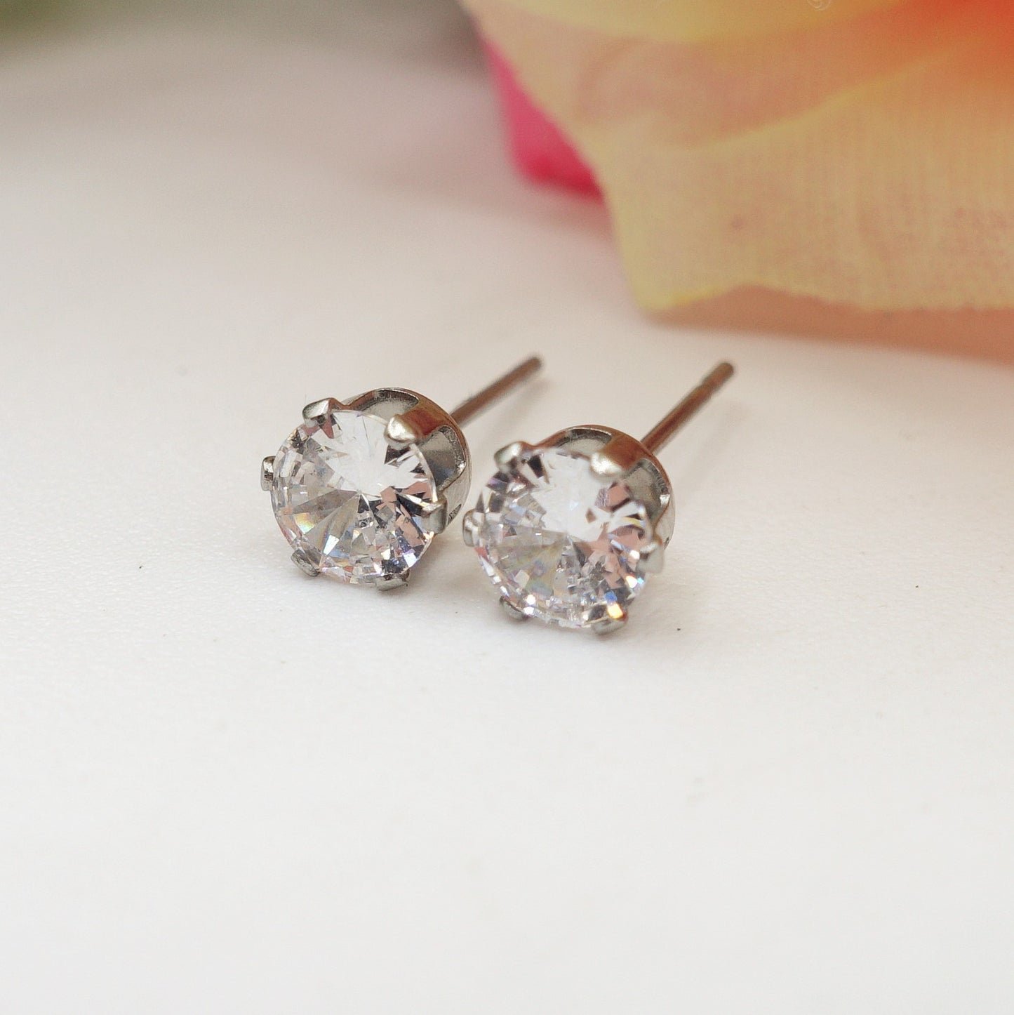 Paio Orecchini punto luce 5MM - zircone rotondo - ACCIAIO INOSSIDABILE -