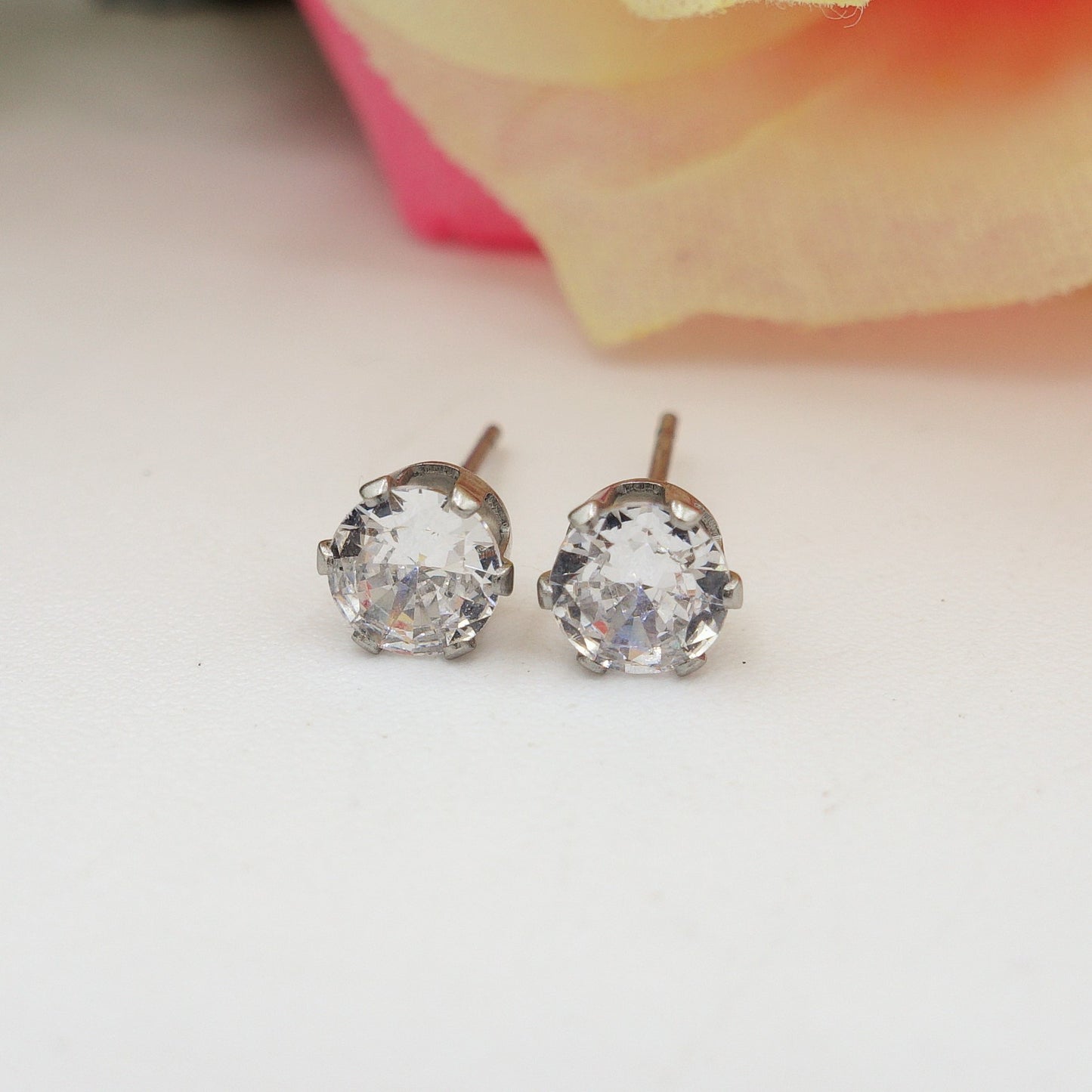 Paio Orecchini punto luce 5MM - zircone rotondo - ACCIAIO INOSSIDABILE -