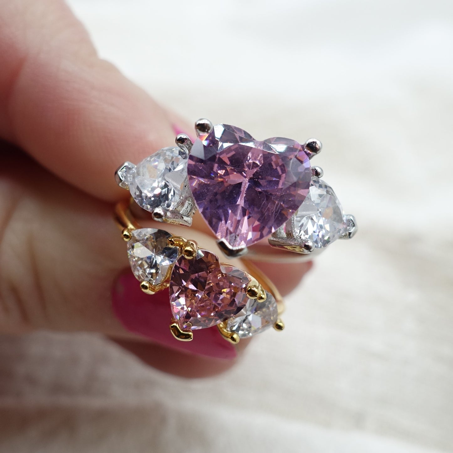 Diana Chunky ~ Anello cuori grandi con cubic zirconia a forma di cuore
