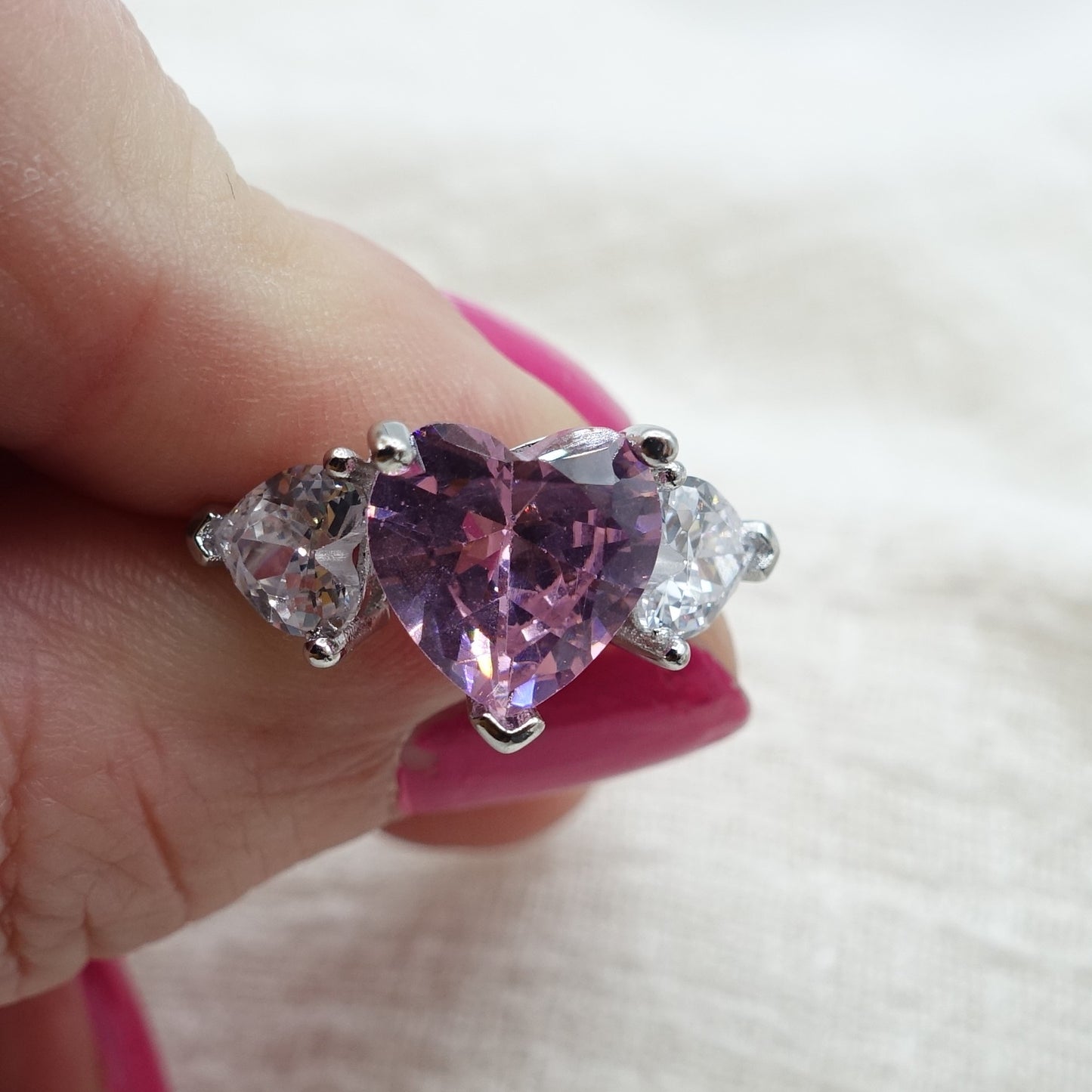 Diana Chunky ~ Anello cuori grandi con cubic zirconia a forma di cuore