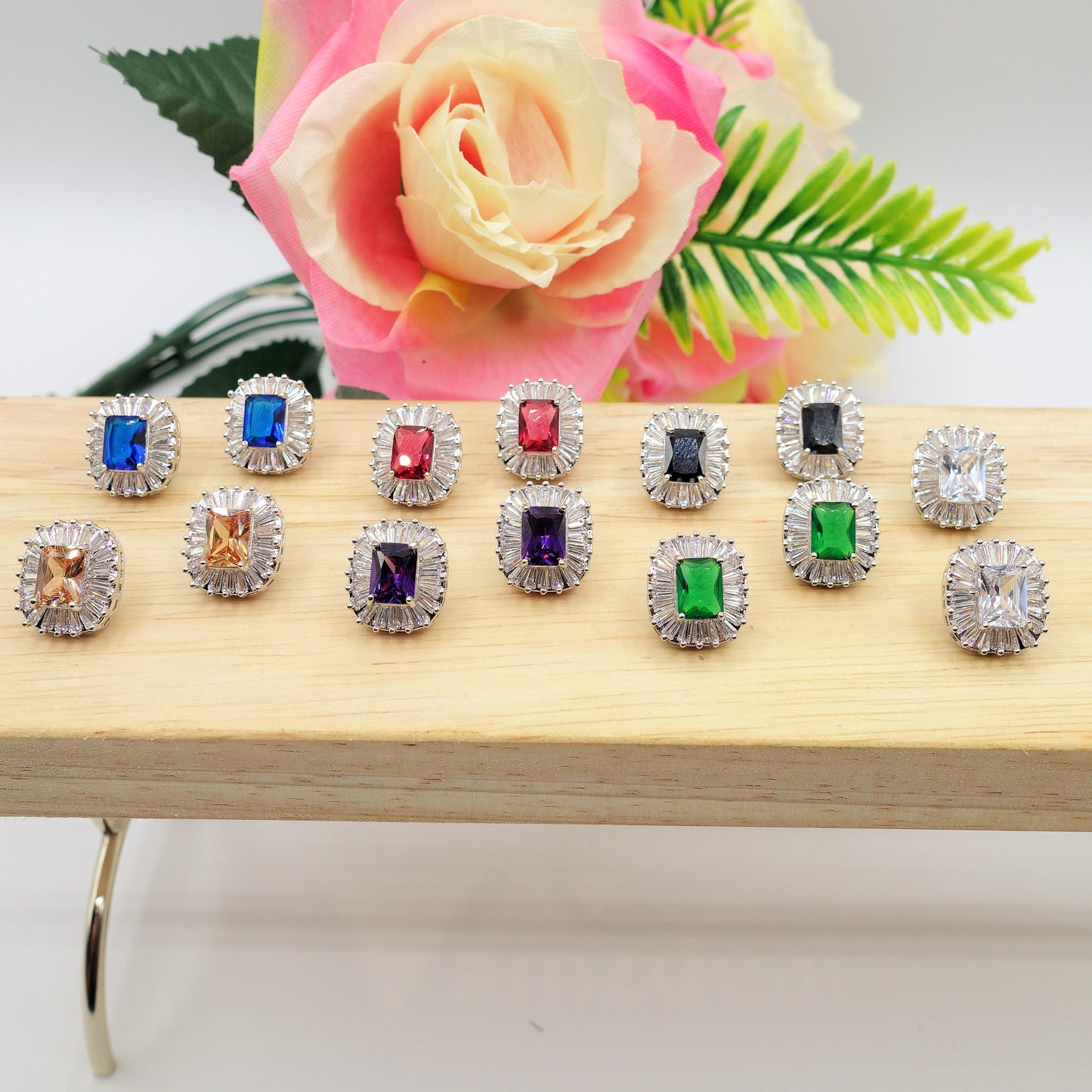 EMILY ~ orecchini bottone con cubic zirconia TAGLIO BAGUETTE