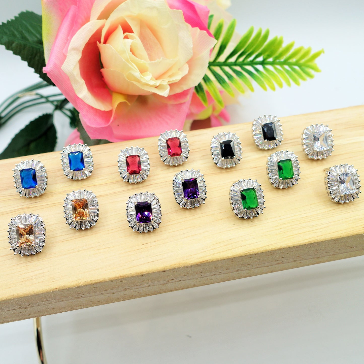 EMILY ~ orecchini bottone con cubic zirconia TAGLIO BAGUETTE