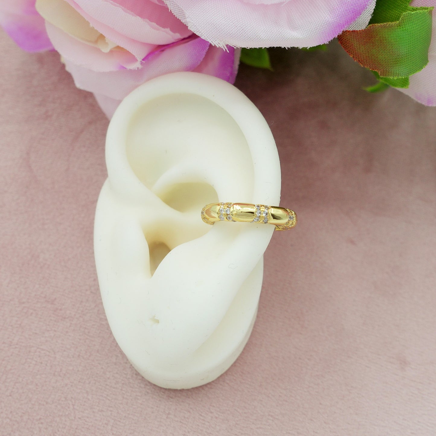 SORAYA ~ Earcuff MONO orecchino SENZA buco con cubic zirconia RAINBOW