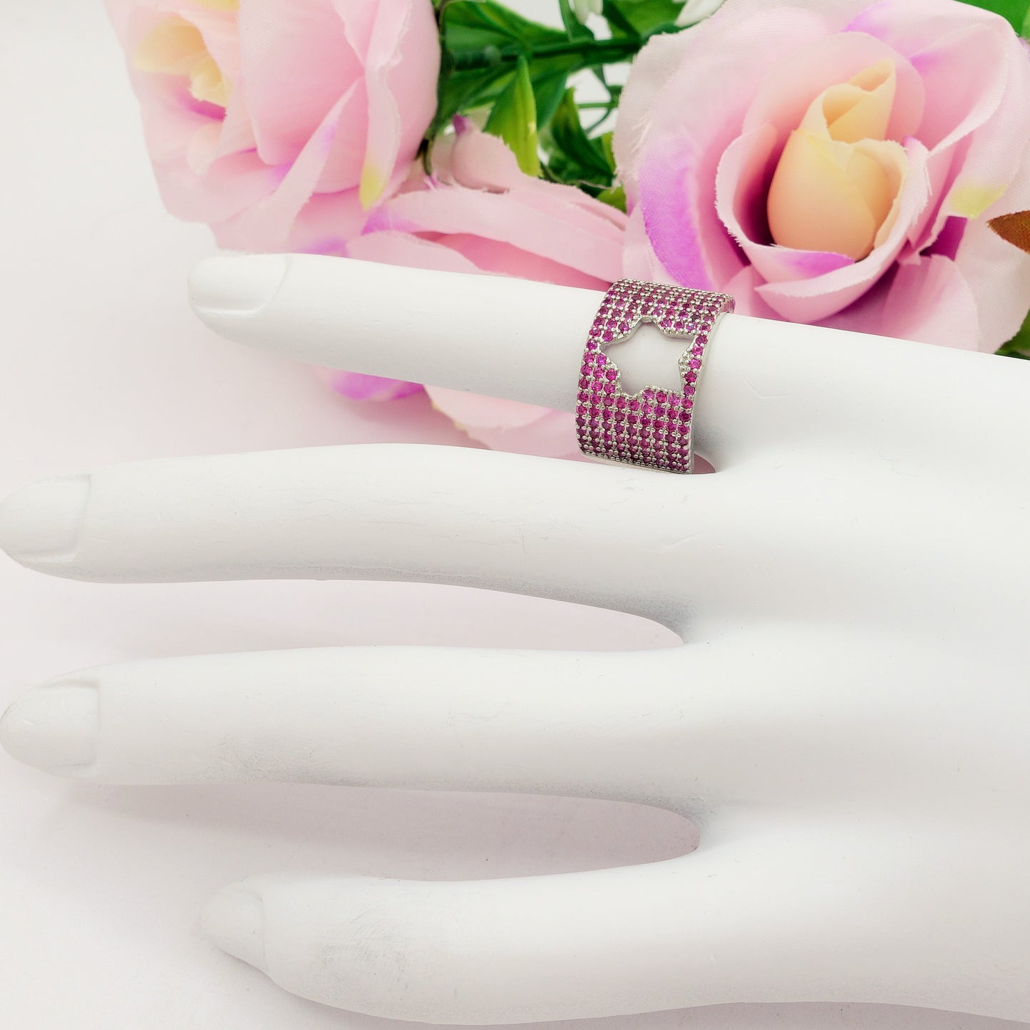 VENUS - Anello a fascia con Cubic Zirconia e stella cut out