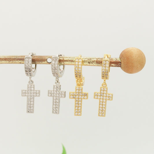 SQUARE CROSS HOOPS ~ Orecchini mini cerchio con croce doppia in cubic zirconia