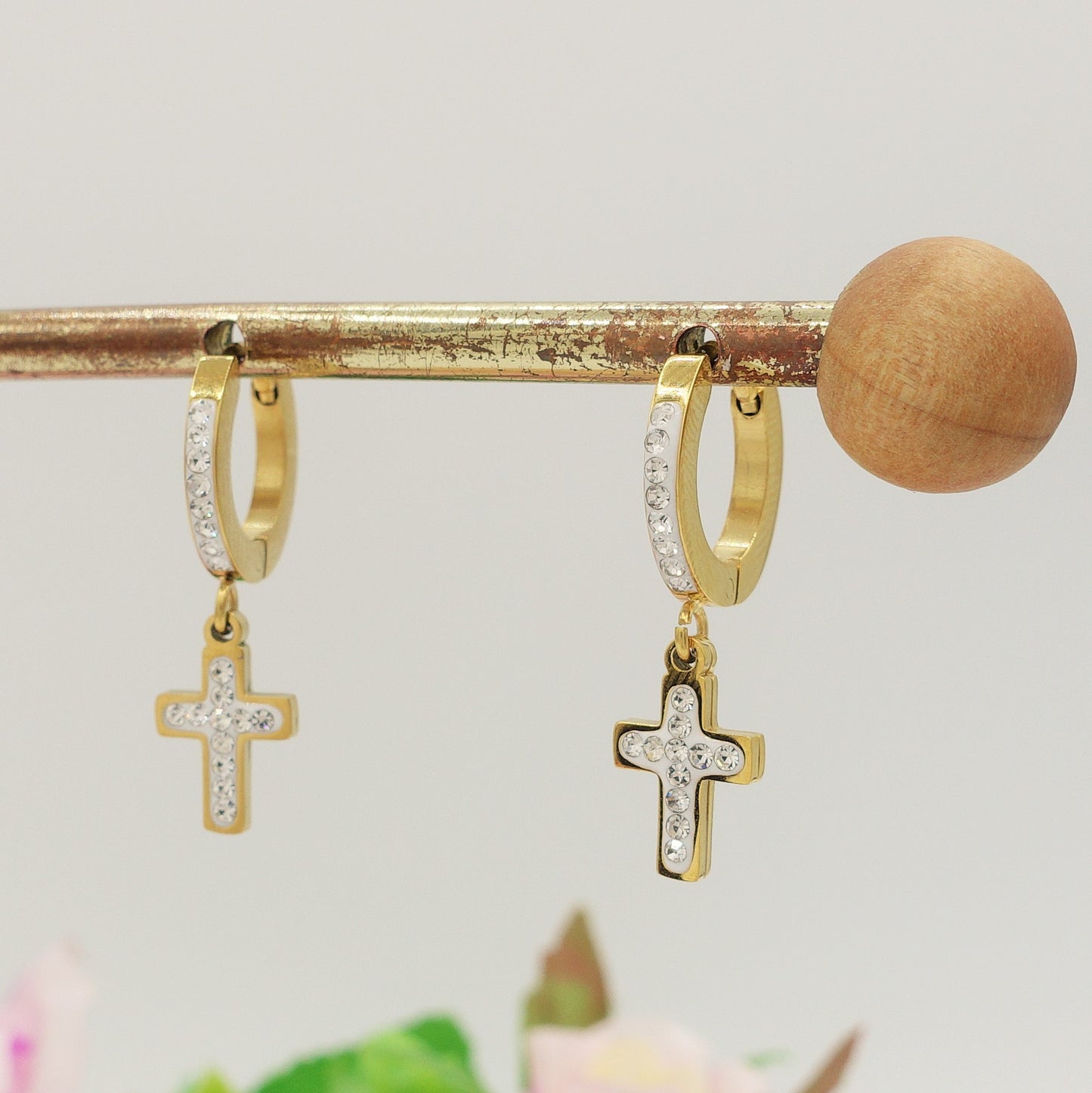 CROSS HOOPS - ACCIAIO INOSSIDABILE ~ Paio Orecchini mini cerchi con croce zirconata