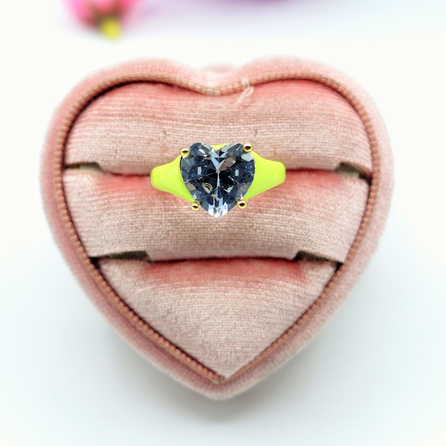 ISABELLE FLUO ~ Anello a cuore Smaltato con Cubic Zirconia- Regolabile