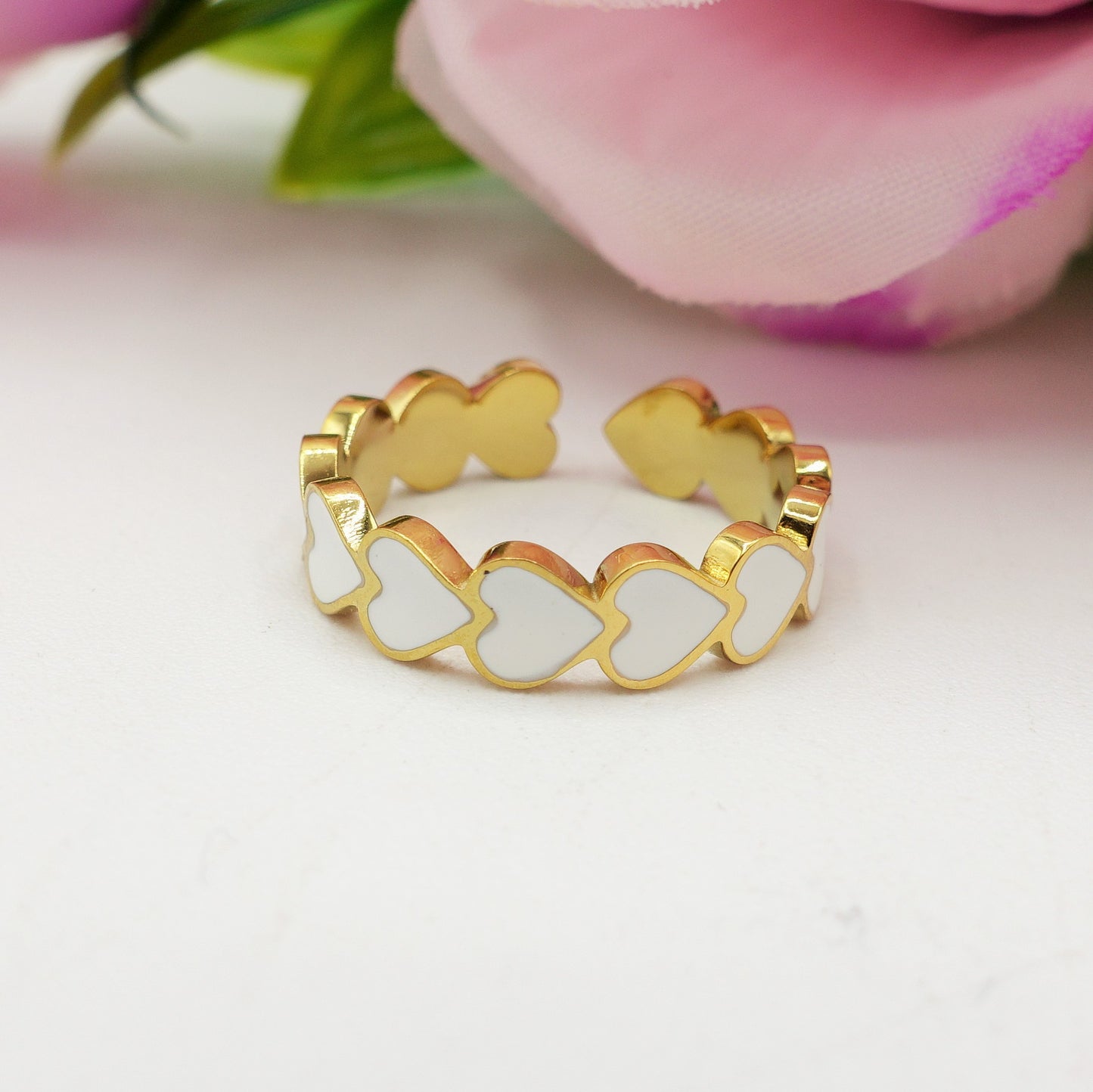DANA - ACCIAIO INOSSIDABILE ~ Anello smaltato con cuoricini rainbow