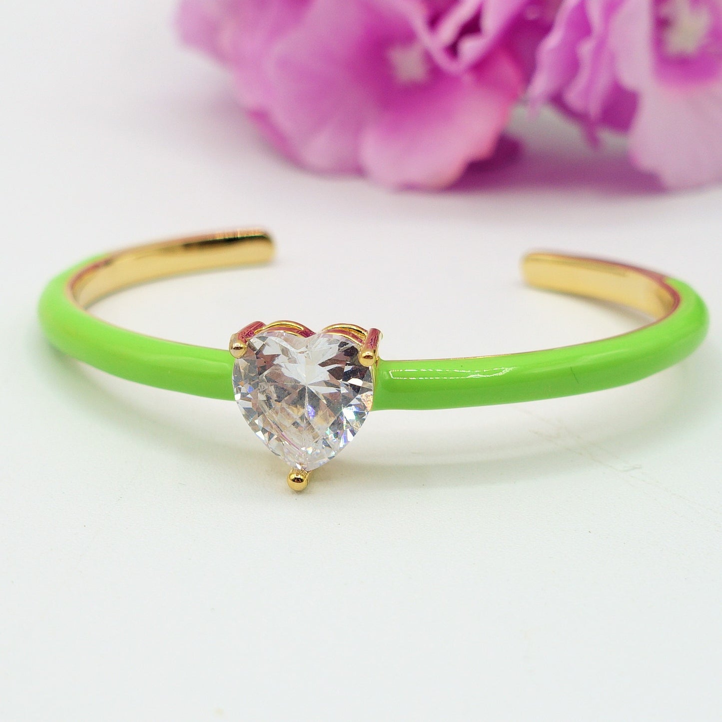 CHERIE FLUO - BRACCIALE RIGIDO SMALTATO CON CUBIC ZIRCONIA A FORMA DI CUORE