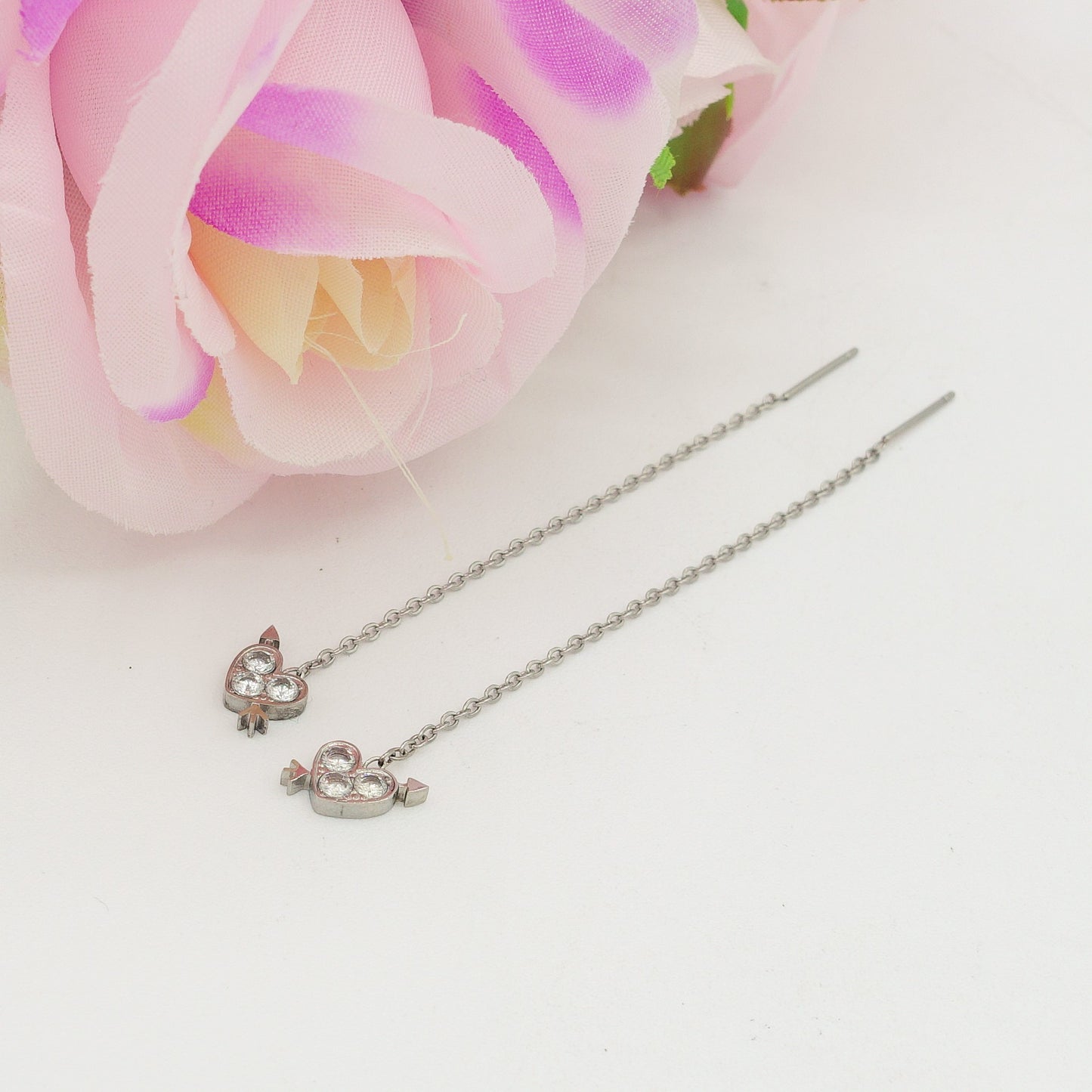 PIERCED HEART - ACCIAIO inossidabile ~ Paio Orecchini filo pendenti con cubic zirconia - saliscendi