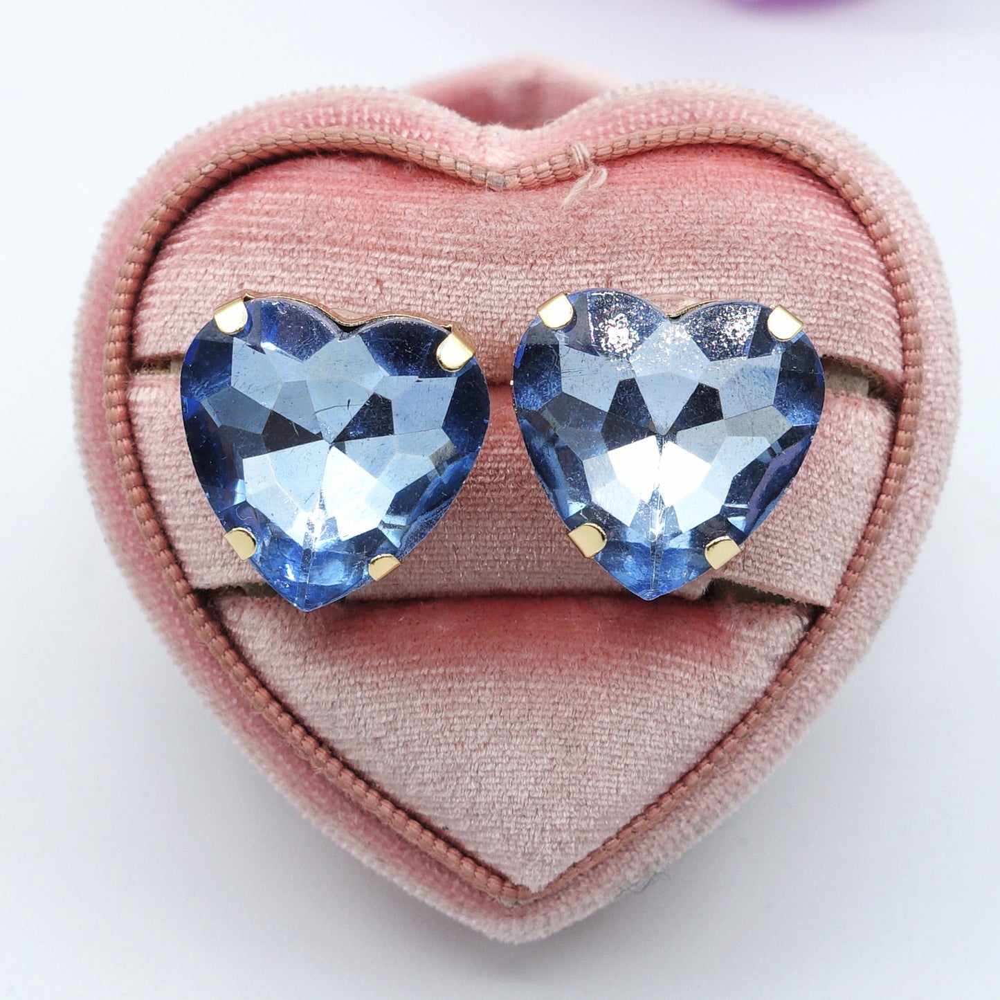 LUCE HEART STUDS- Paio Orecchini a bottone con pietra sfaccettata a cuore