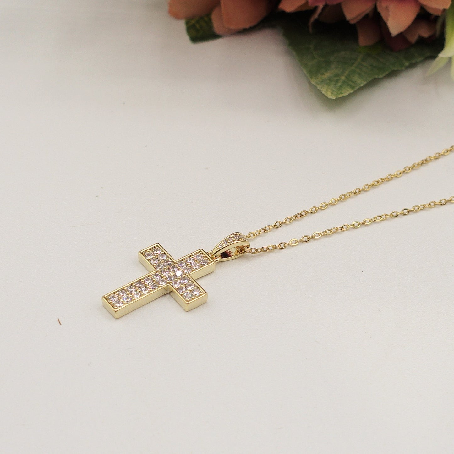 HANNAH - ACCIAIO INOSSIDABILE- collana con pendente croce in cubic zirconia