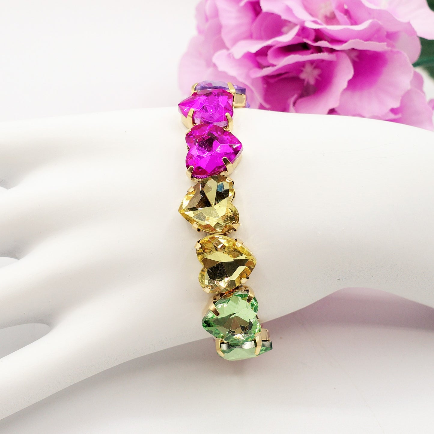 LUCE HEARTS MEDIUM-Bracciale elasticizzato con pietre a cuore sfaccettate