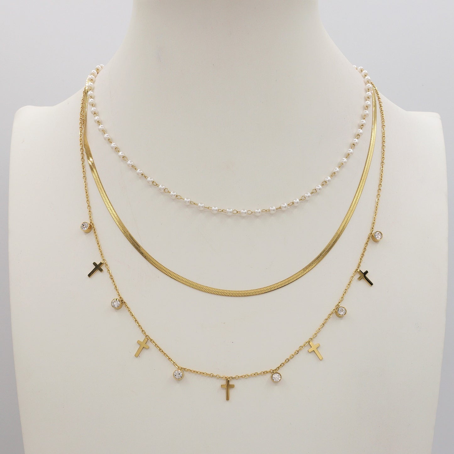 KAIA ~ 3 in 1 Collana in ACCIAIO INOSSIDABILE tripla con perle e crocine