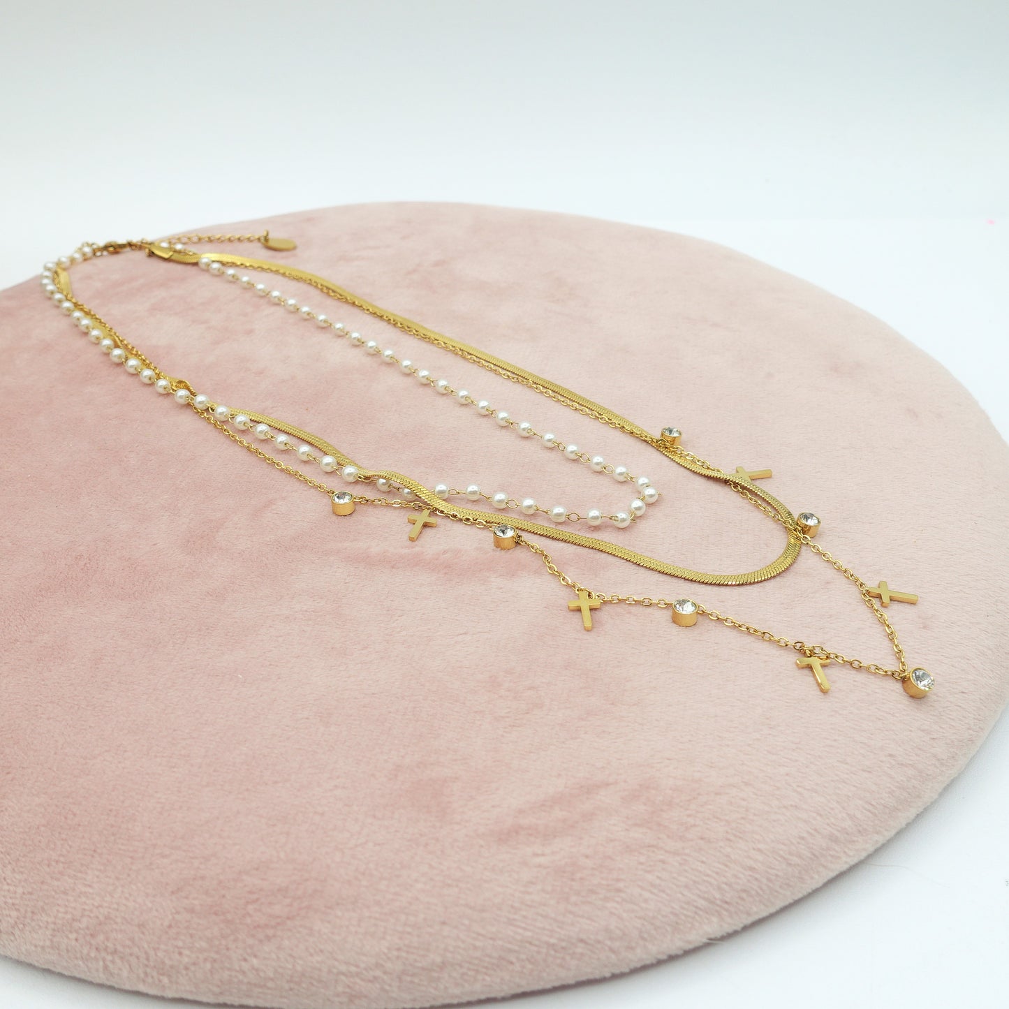 KAIA ~ 3 in 1 Collana in ACCIAIO INOSSIDABILE tripla con perle e crocine