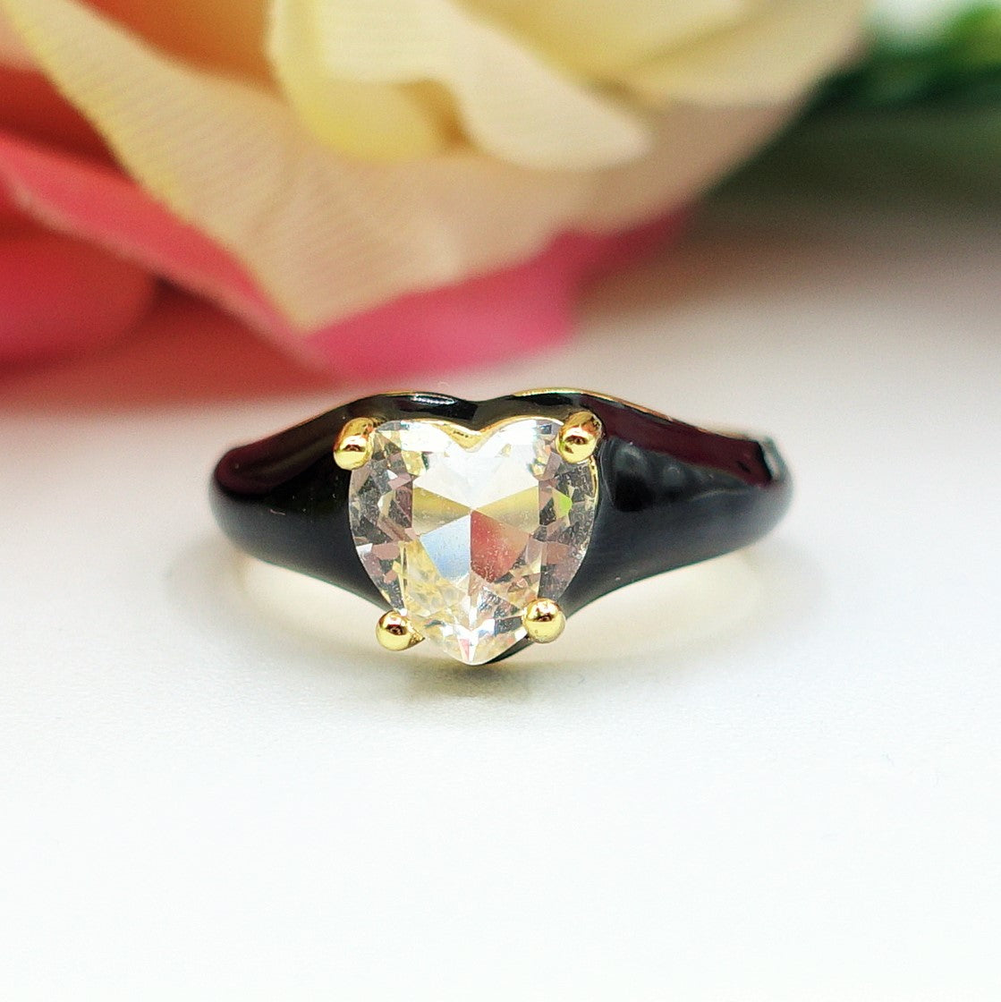 ISABELLE FLUO SMALL ~ Anello a cuore Smaltato con Cubic Zirconia- Regolabile