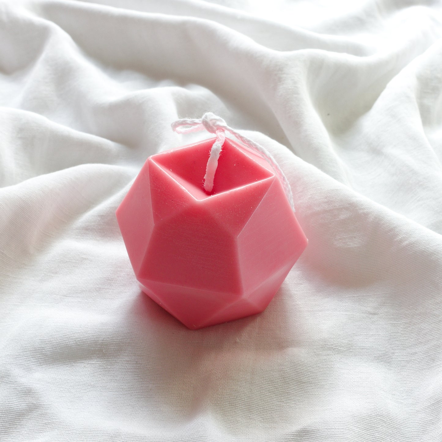 Alba ~ Geometric faceted round candle