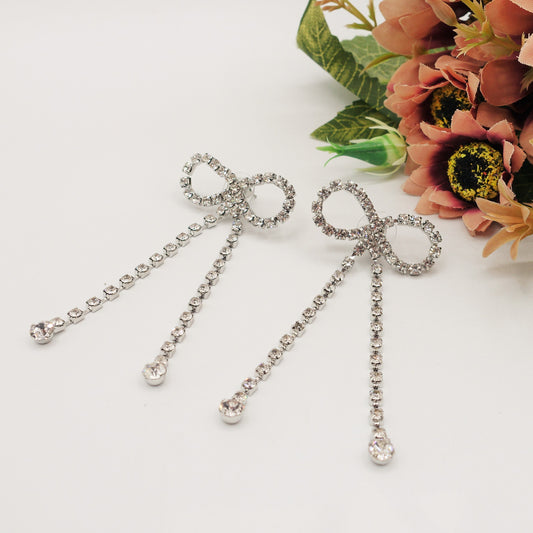 ELSA ~ Orecchini a fiocco in Cubic Zirconia