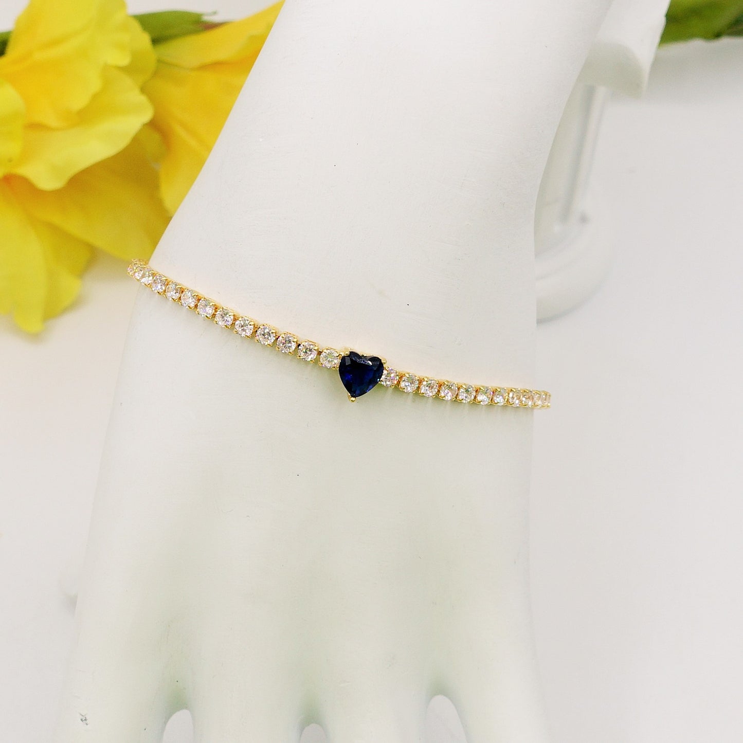 DIANA ~ Bracciale tennis con cuore in Cubic Zirconia