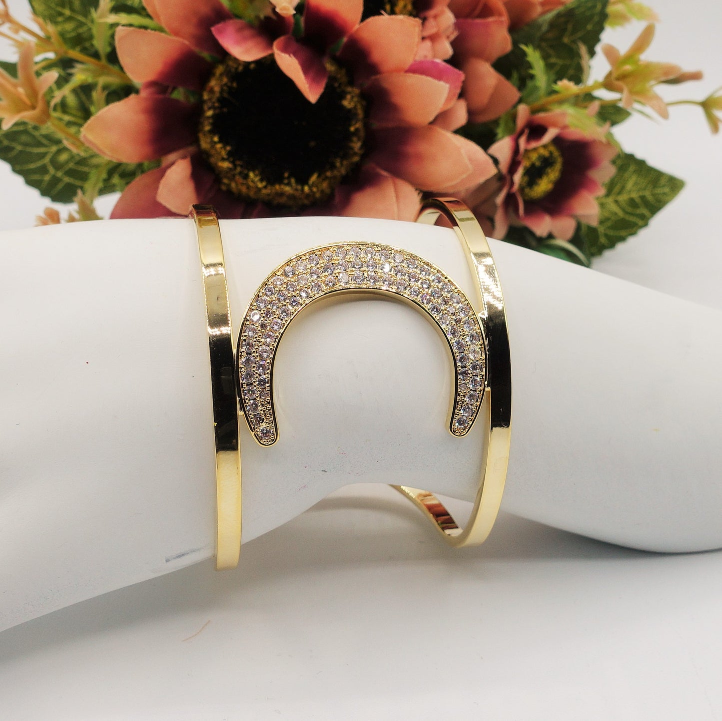 BRACCIALE A MANETTA XL con iniziale in zirconi