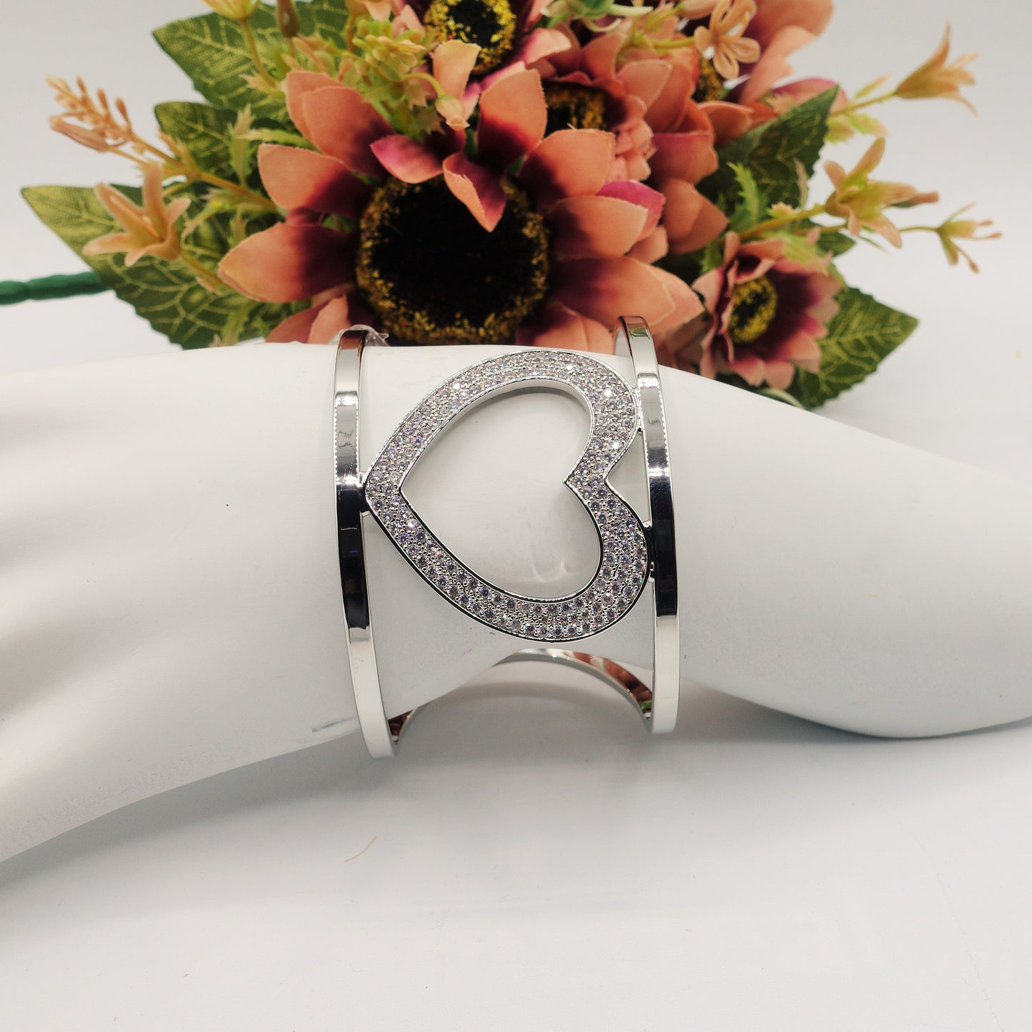 BRACCIALE A MANETTA XL con iniziale in zirconi