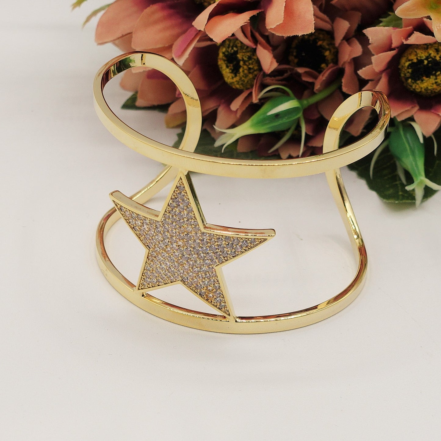 BRACCIALE A MANETTA XL con iniziale in zirconi