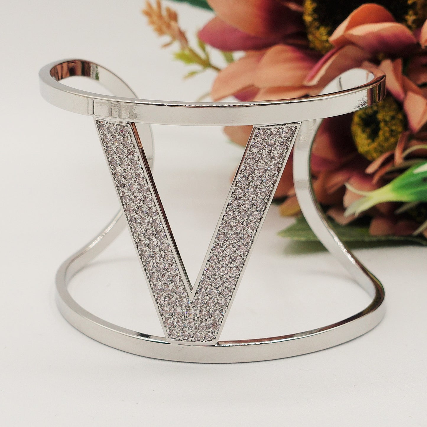 BRACCIALE A MANETTA XL con iniziale in zirconi