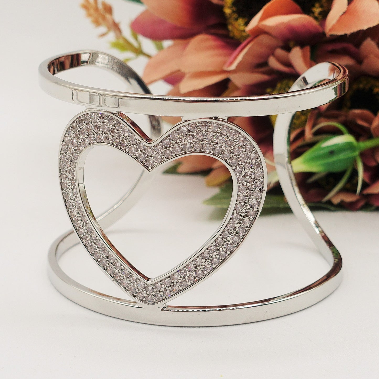 BRACCIALE A MANETTA XL con iniziale in zirconi