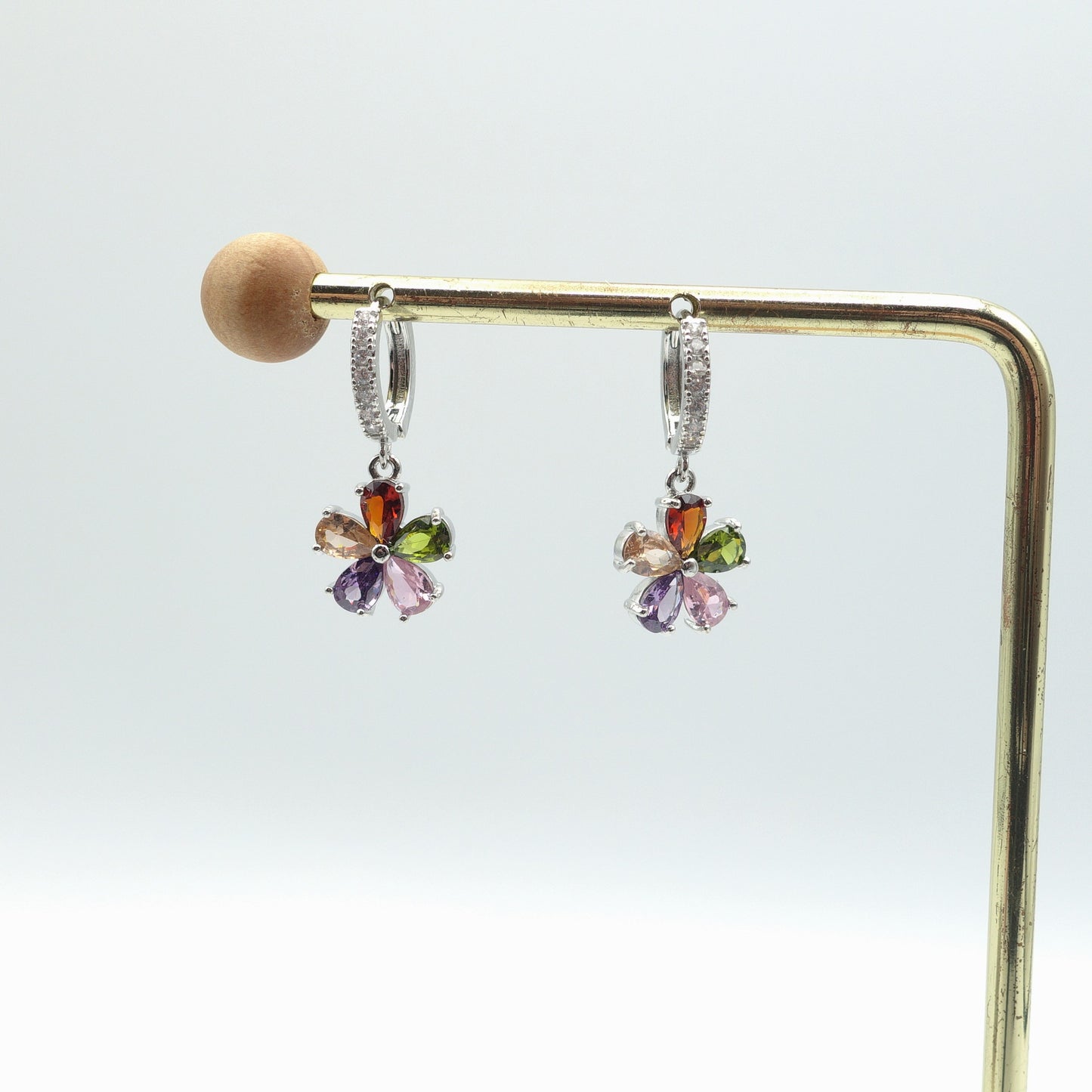 DAISY ~ Huggies -ORECCHINI cerchio a fiori con zirconi cubici
