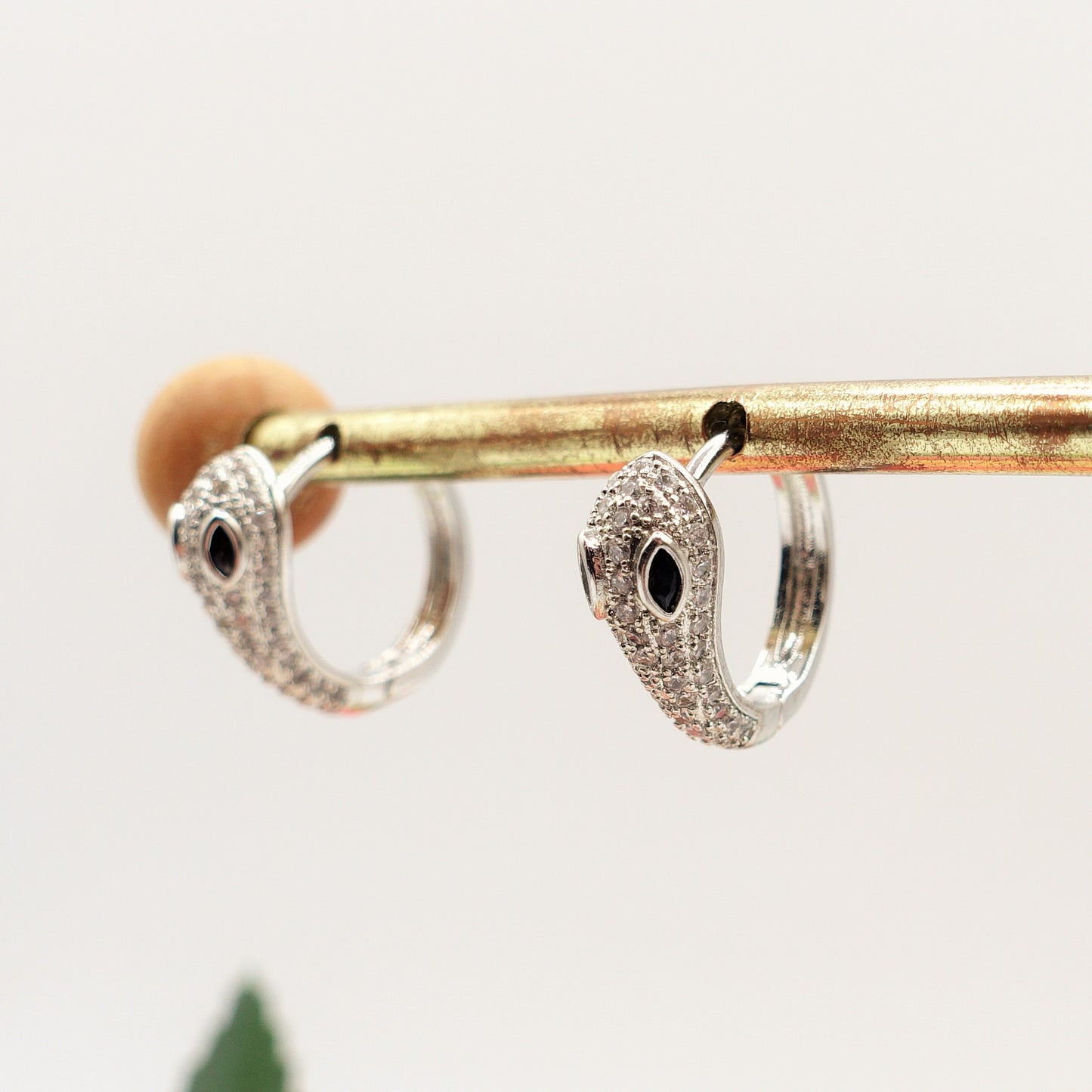 BELINDA- Orecchini cerchi serpente cubic zirconia