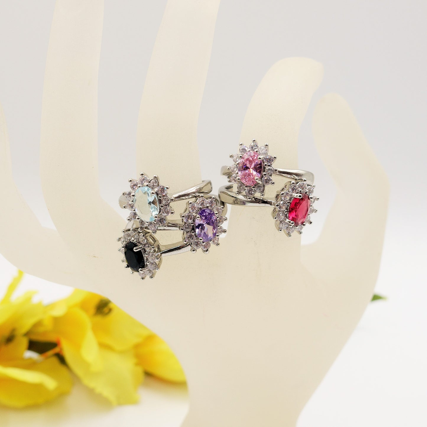 KATE ~ 8 COLORI - Anello regolabile con cubic zirconia a forma di OVALE