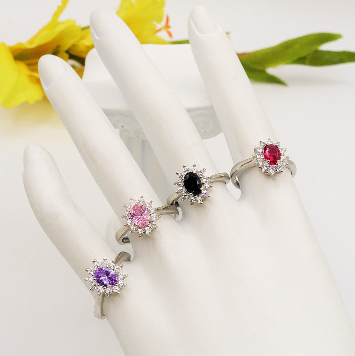 KATE ~ 8 COLORI - Anello regolabile con cubic zirconia a forma di OVALE