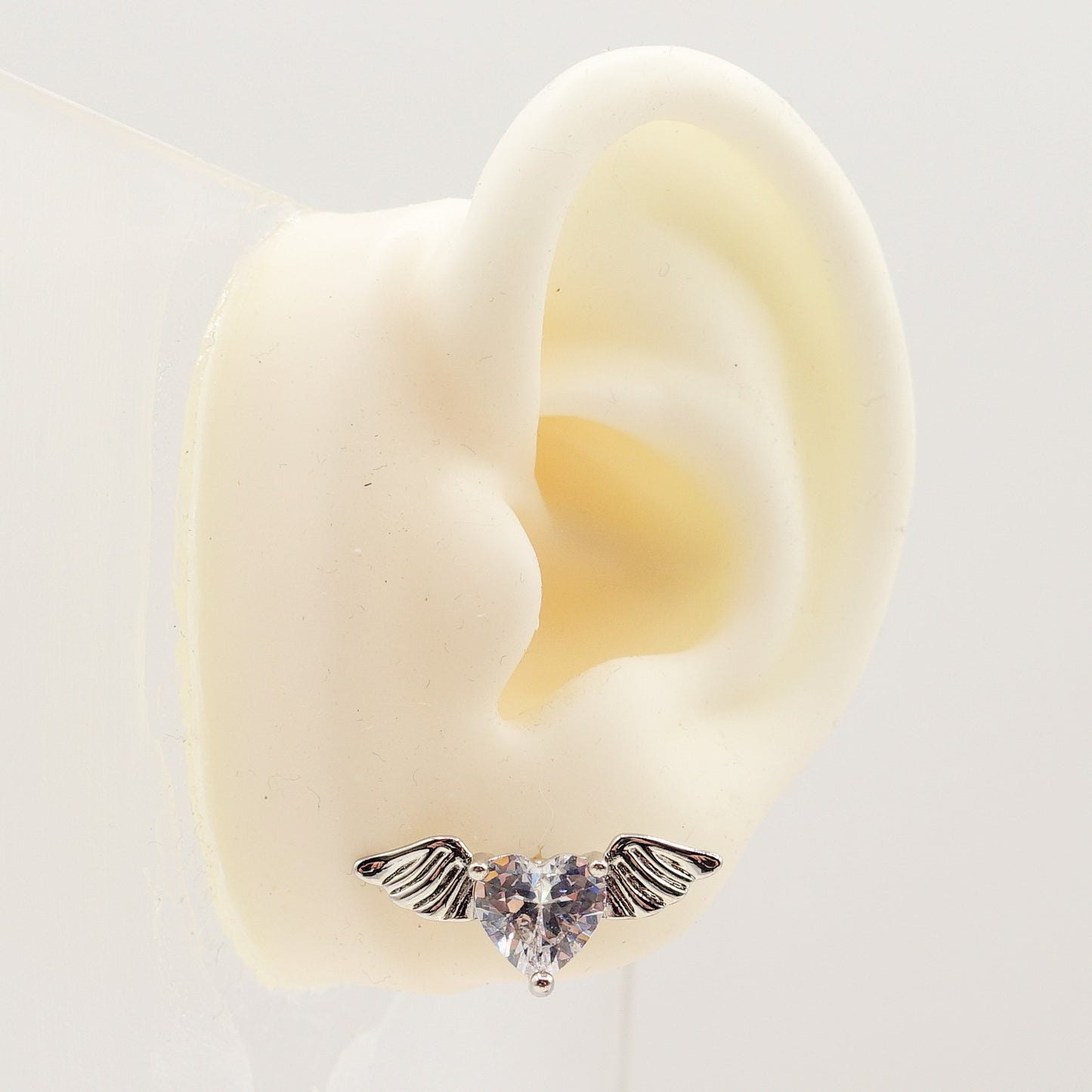 ANGEL ~ orecchini bottone cuore alato con cubic zirconia