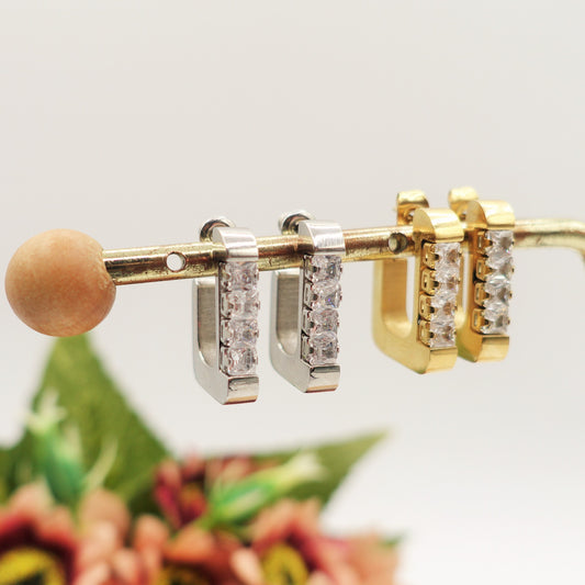 GILLIAN - ACCIAIO INOSSIDABILE ~ Orecchini squadrati con cubic zirconia