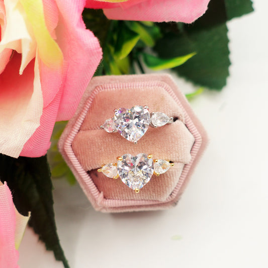 CHANTELLE ~ Anello regolabile TRILOGY con cubic zirconia a forma di cuore