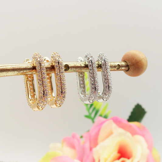 VALERIE ~ Orecchini huggies rettangolari in Cubic Zirconia