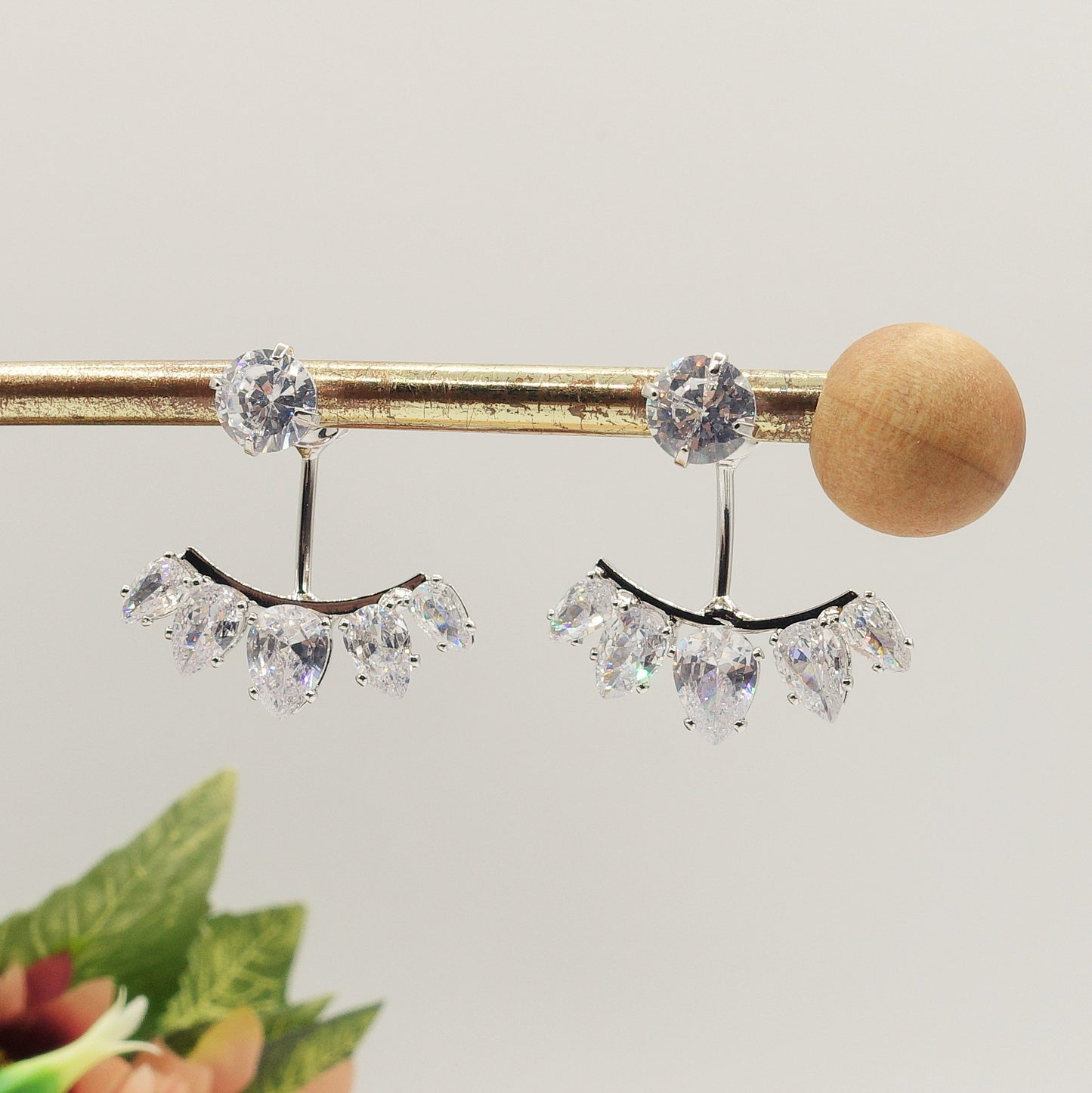 KIKA ~ Orecchini ear jacket in Cubic Zirconia