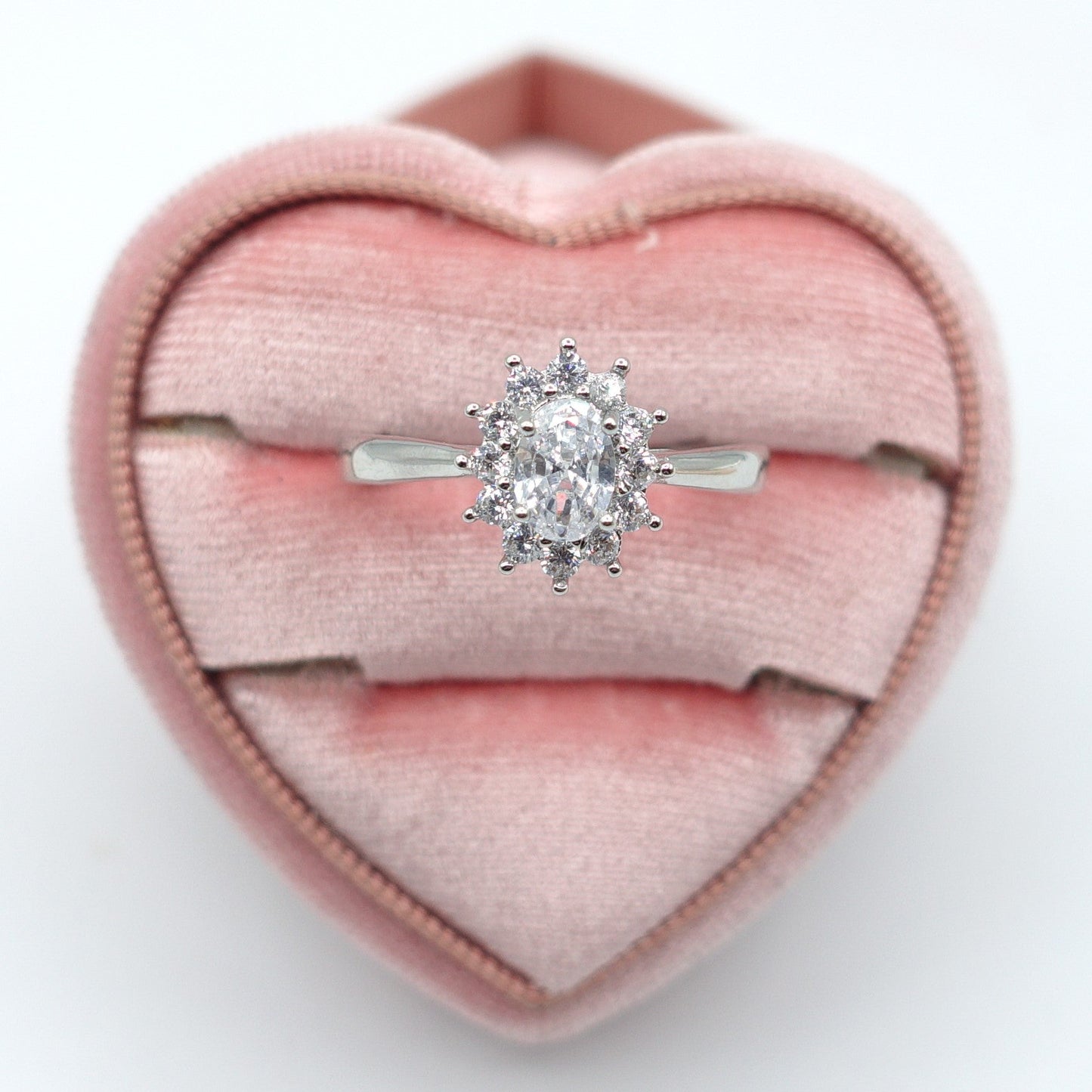 KATE ~ 8 COLORI - Anello regolabile con cubic zirconia a forma di OVALE