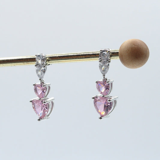 CHERIE - tiny - Orecchini pendenti in cubic zirconia a forma di cuore