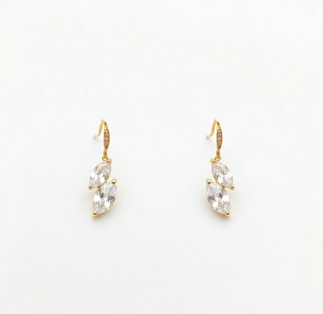 ROXANNE - Orecchini in ACCIAIO INOSSIDABILE a monachella con cubic zirconia