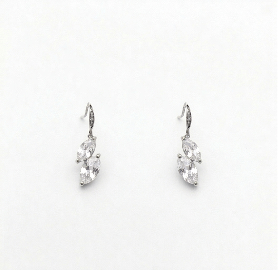 ROXANNE - Orecchini in ACCIAIO INOSSIDABILE a monachella con cubic zirconia