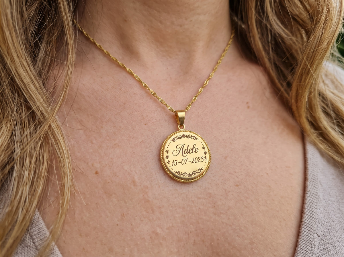 OLD ENGLISH pendente PERSONALIZZAMI ~ ACCIAIO INOSSIDABILE - Collana ciondolo rotondo + incisione personalizzata