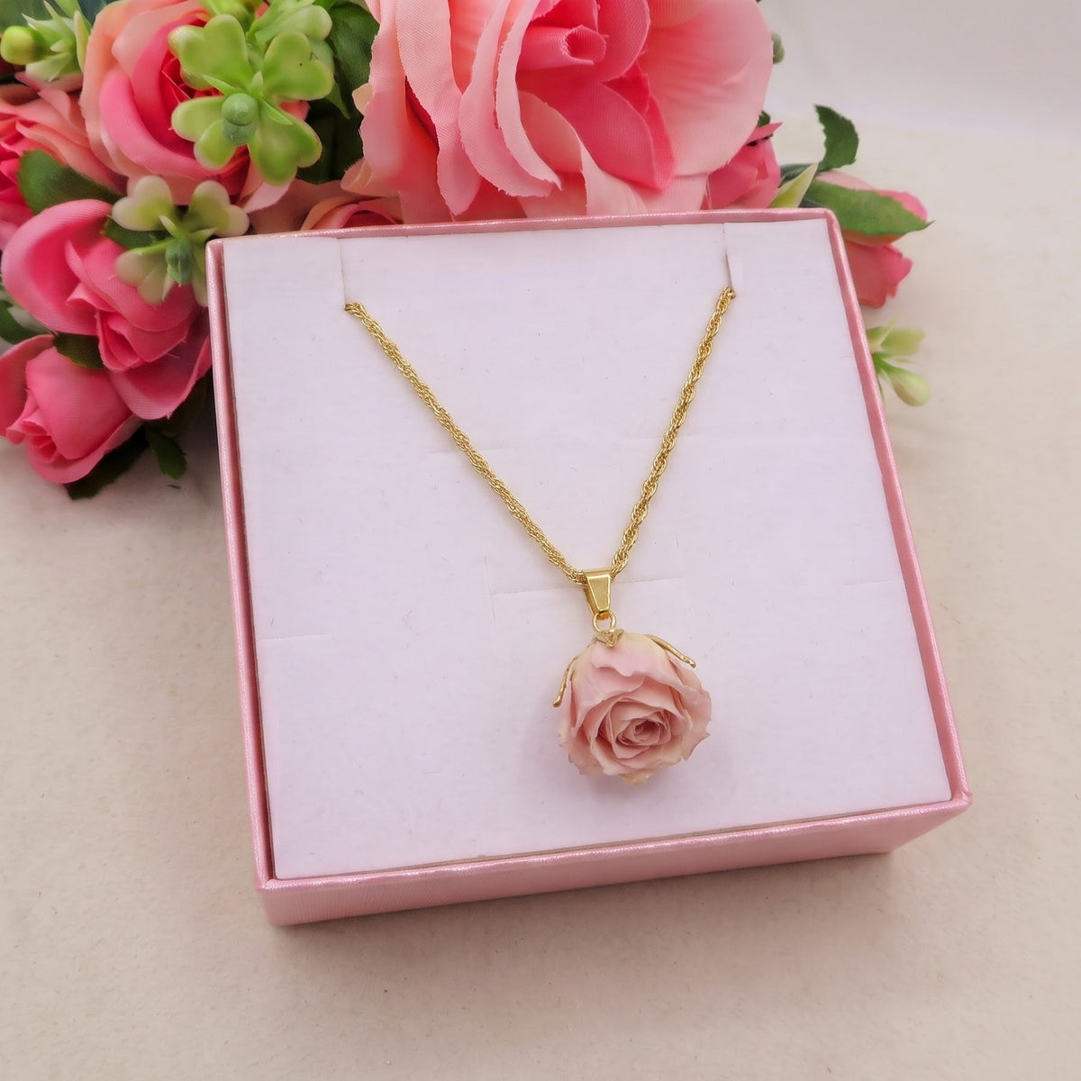 INFINITY ROSE ~ ACCIAIO inossidabile - Collana con bocciolo ROSA VERA e catena torchon