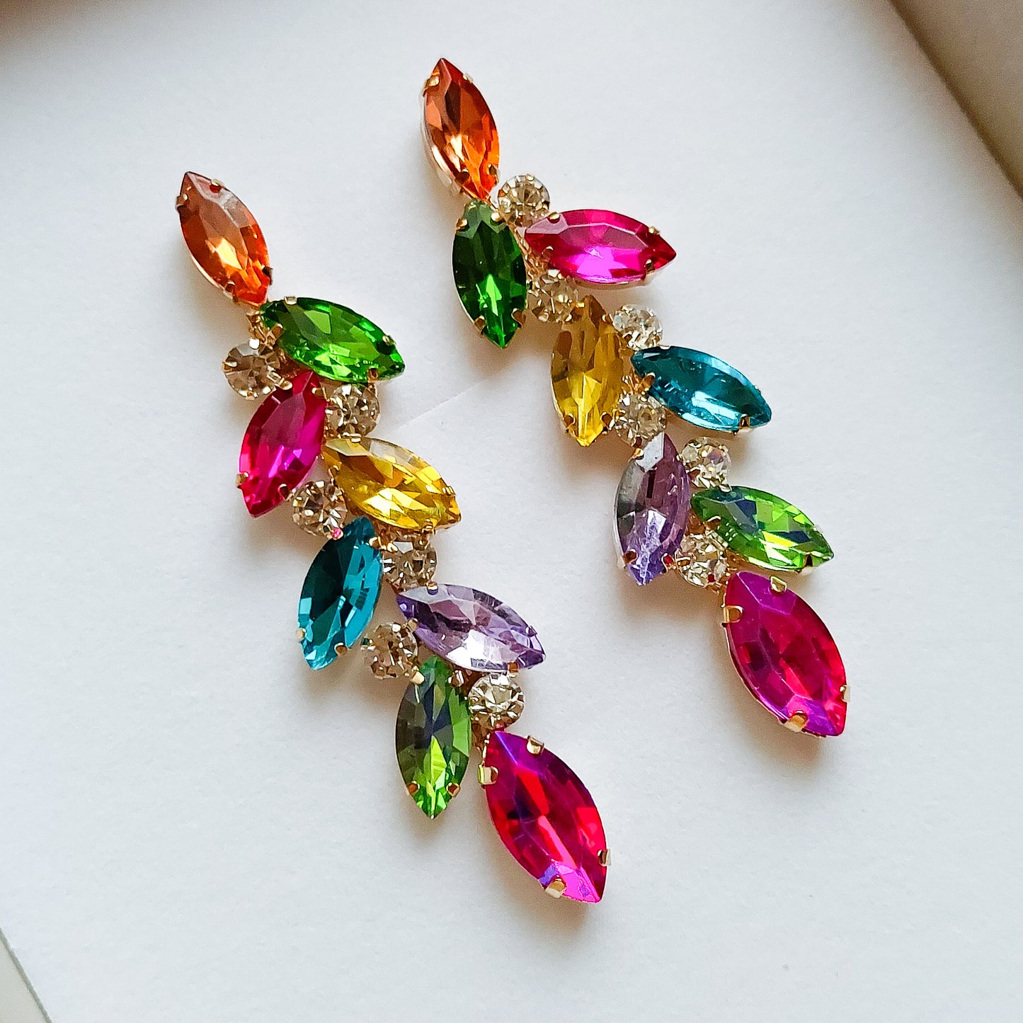 ALYSSA - Orecchini pendenti con pietre sfaccettate e Cubic Zirconia