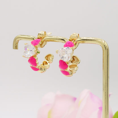 CLAIRE hoops COLOURS - PAIO Orecchini a cerchio con cuoricini bombè smaltati e Cubic Zirconia a forma di cuore