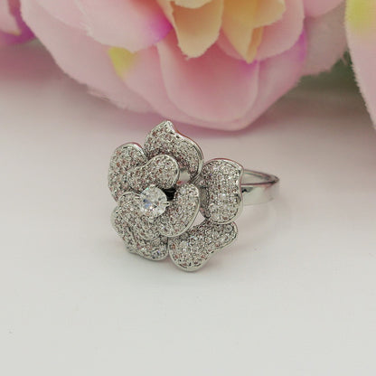 CAMELIA CRYSTAL RING - Anello regolabile con fiore zirconato in Cubic Zirconia